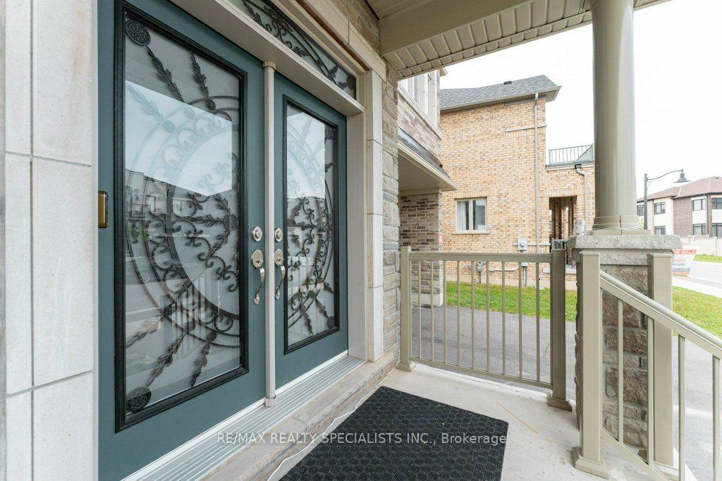 Photo 3 of Unit Upper, 7 Grierson Trail, Hamilton, Waterdown — HOMEH