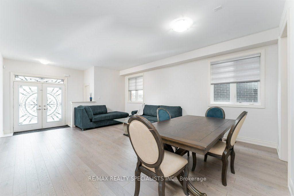 Photo 5 of Unit Upper, 7 Grierson Trail, Hamilton, Waterdown — HOMEH