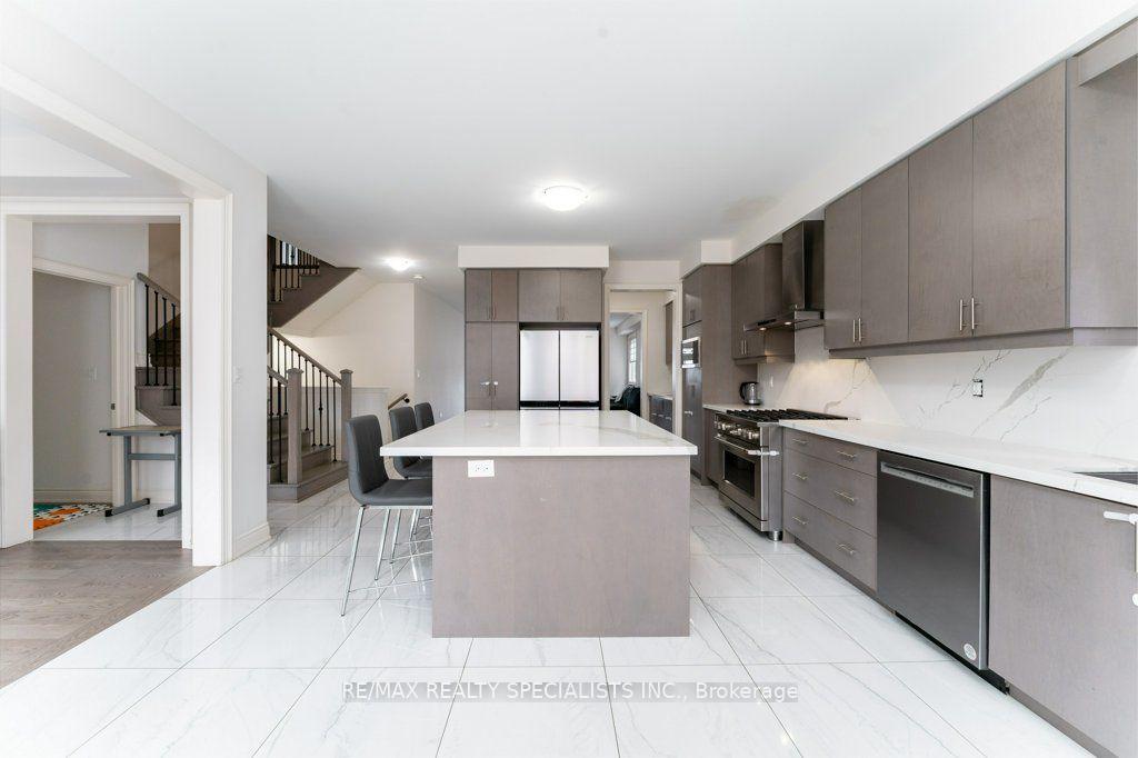 Photo 10 of Unit Upper, 7 Grierson Trail, Hamilton, Waterdown — HOMEH
