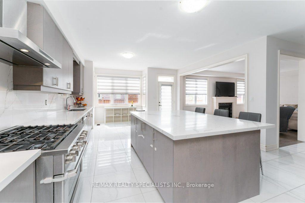Photo 12 of Unit Upper, 7 Grierson Trail, Hamilton, Waterdown — HOMEH