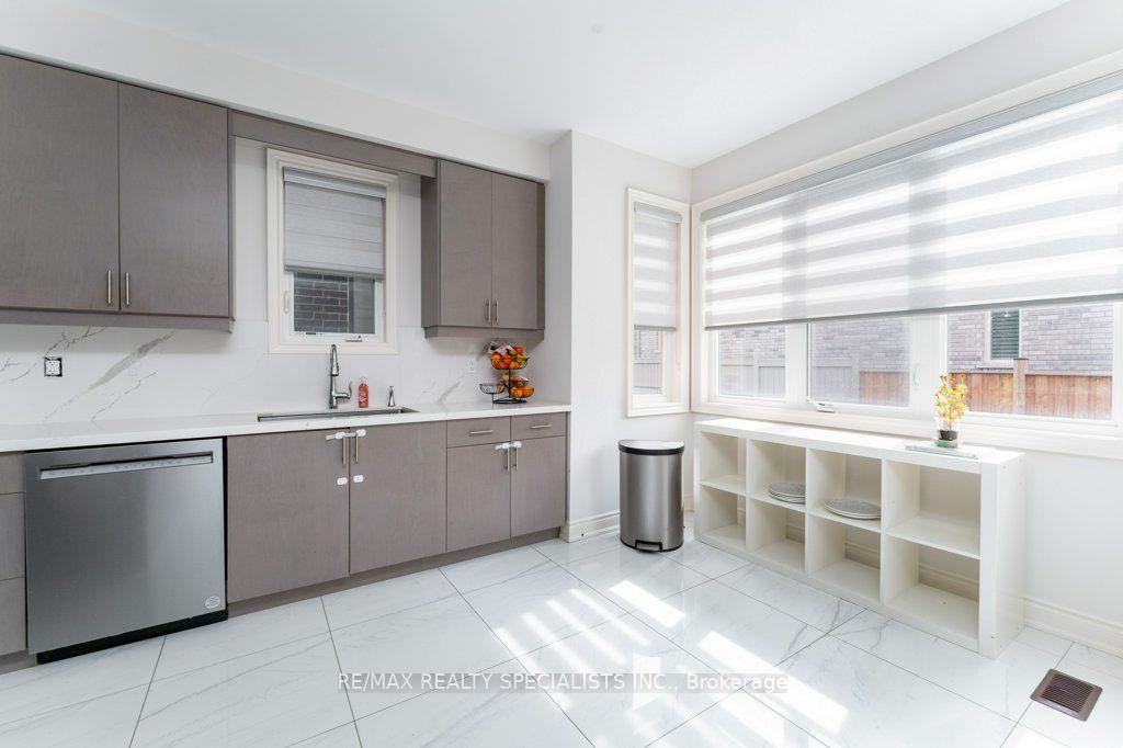 Photo 16 of Unit Upper, 7 Grierson Trail, Hamilton, Waterdown — HOMEH
