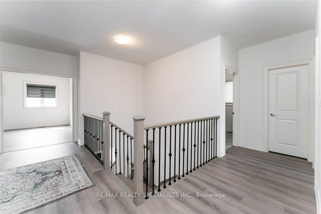 Photo 17 of Unit Upper, 7 Grierson Trail, Hamilton, Waterdown — HOMEH