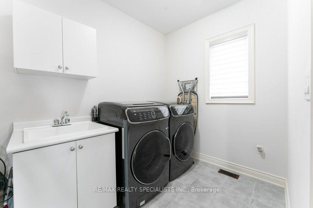 Photo 18 of Unit Upper, 7 Grierson Trail, Hamilton, Waterdown — HOMEH