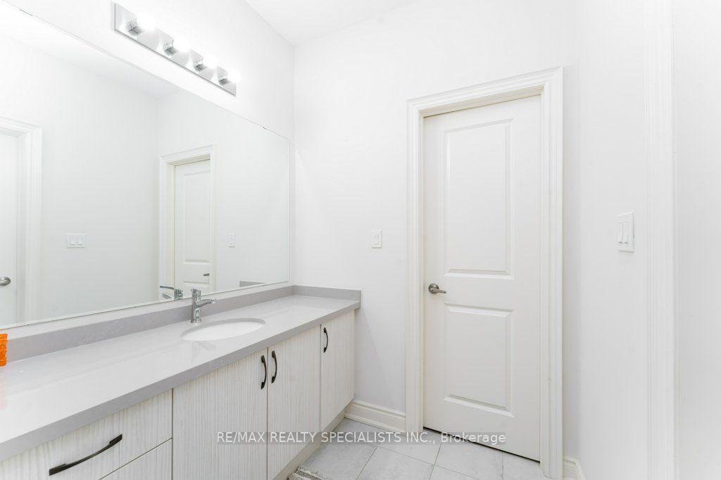 Photo 20 of Unit Upper, 7 Grierson Trail, Hamilton, Waterdown — HOMEH