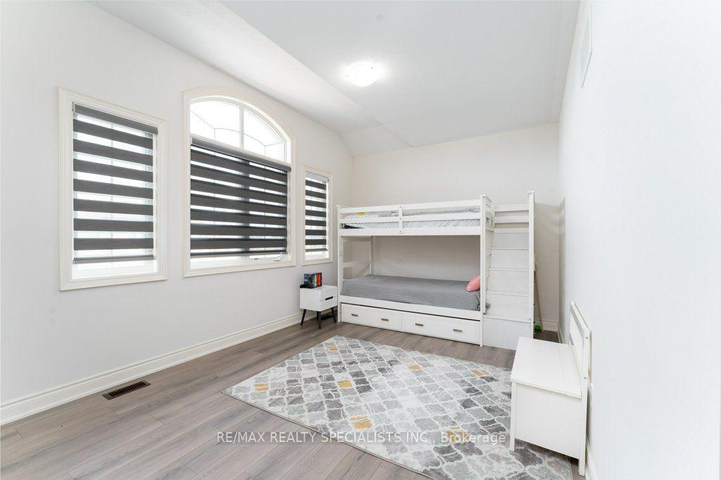 Photo 24 of Unit Upper, 7 Grierson Trail, Hamilton, Waterdown — HOMEH