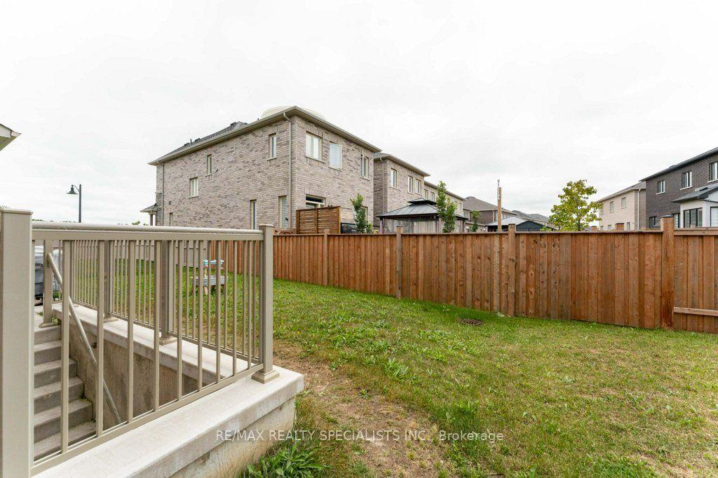 Photo 32 of Unit Upper, 7 Grierson Trail, Hamilton, Waterdown — HOMEH