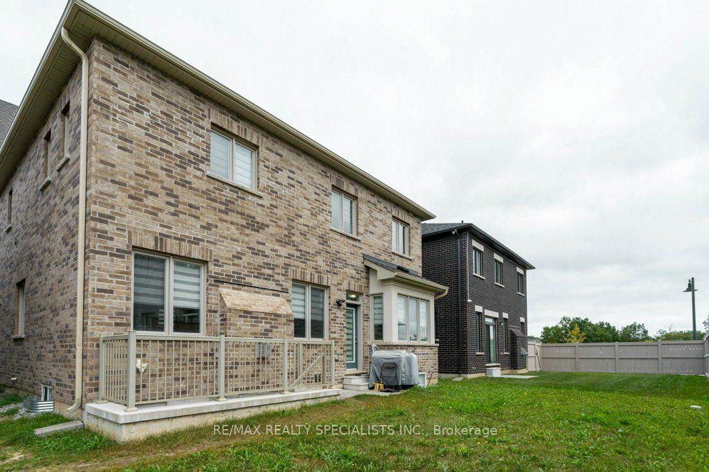 Photo 33 of Unit Upper, 7 Grierson Trail, Hamilton, Waterdown — HOMEH