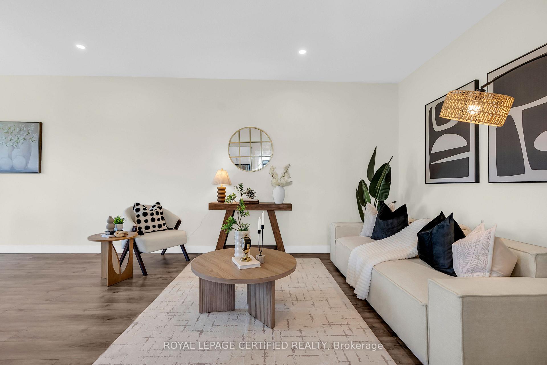 Photo 7 of Unit 36, 3380 Singleton Avenue, London, South W — HOMEH