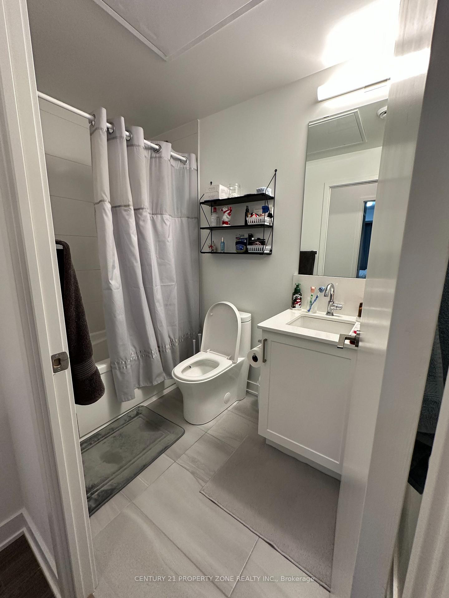 Photo 8 of Unit 322, 681 Yonge Street, Barrie, Painswick South — HOMEH