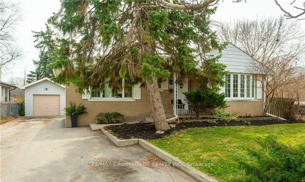 Photo 1 of 482 Brookside Drive, Oakville, West — HOMEH