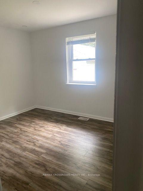 Photo 5 of 482 Brookside Drive, Oakville, West — HOMEH