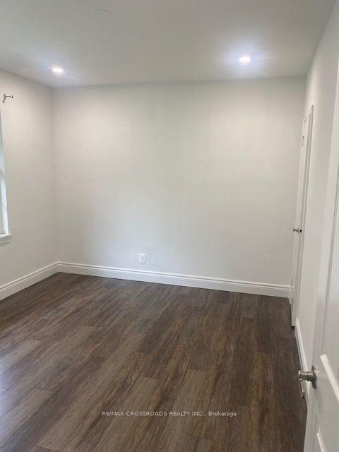 Photo 6 of 482 Brookside Drive, Oakville, West — HOMEH