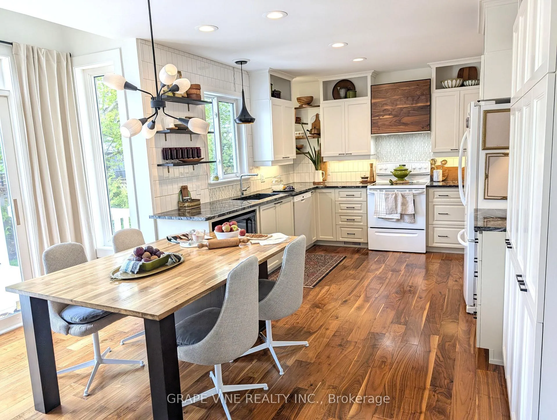 Photo 10 of 3 Thresher Avenue, Ottawa, Stittsville (Central) — HOMEH