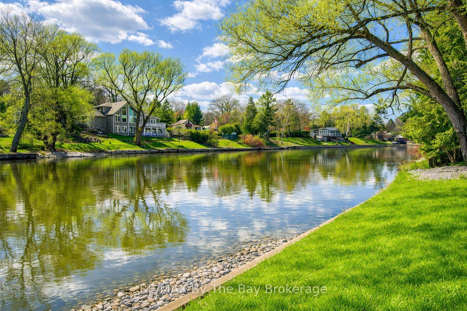 Photo 6 of 646 Oxbow Park Drive, Wasaga Beach — HOMEH