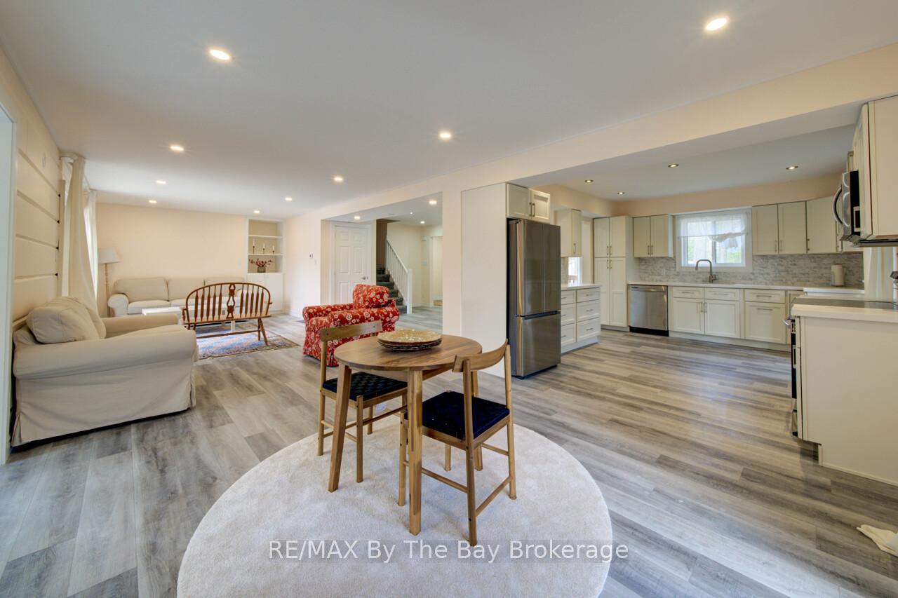 Photo 16 of 646 Oxbow Park Drive, Wasaga Beach — HOMEH