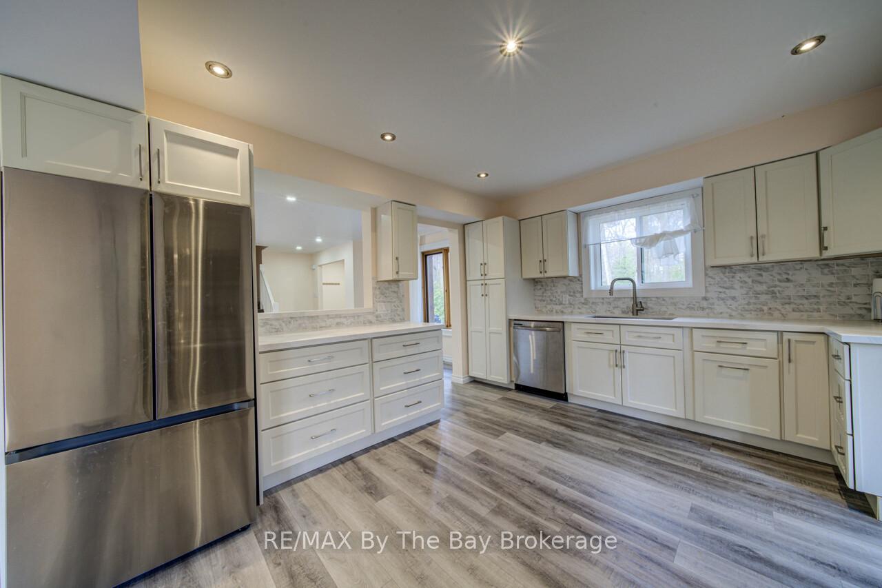 Photo 18 of 646 Oxbow Park Drive, Wasaga Beach — HOMEH