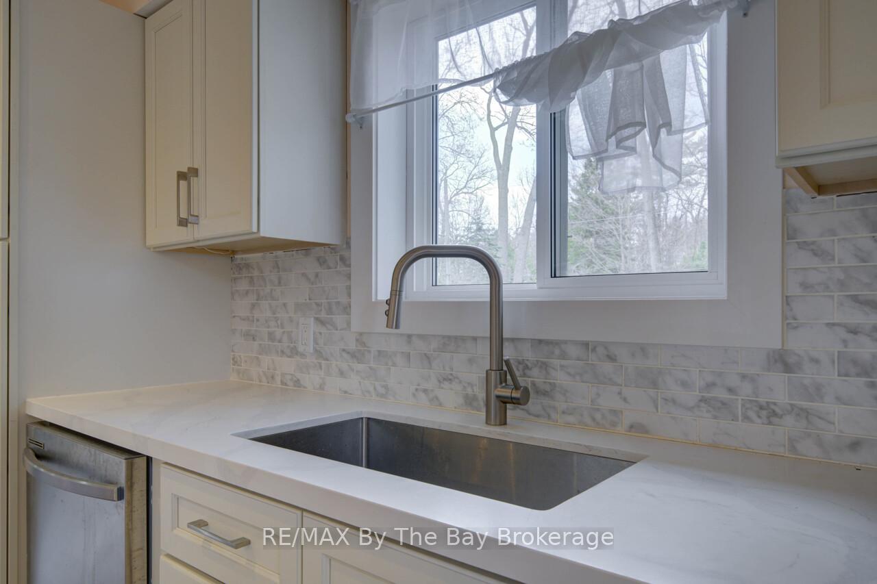 Photo 21 of 646 Oxbow Park Drive, Wasaga Beach — HOMEH