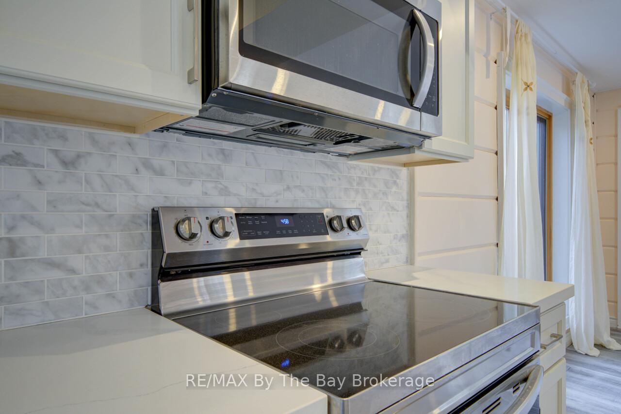 Photo 22 of 646 Oxbow Park Drive, Wasaga Beach — HOMEH