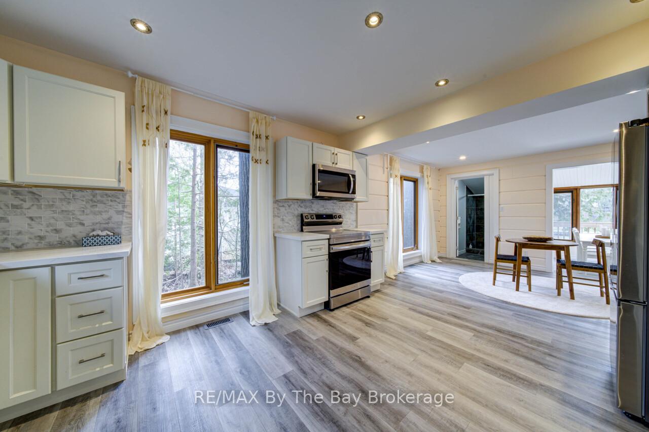 Photo 23 of 646 Oxbow Park Drive, Wasaga Beach — HOMEH
