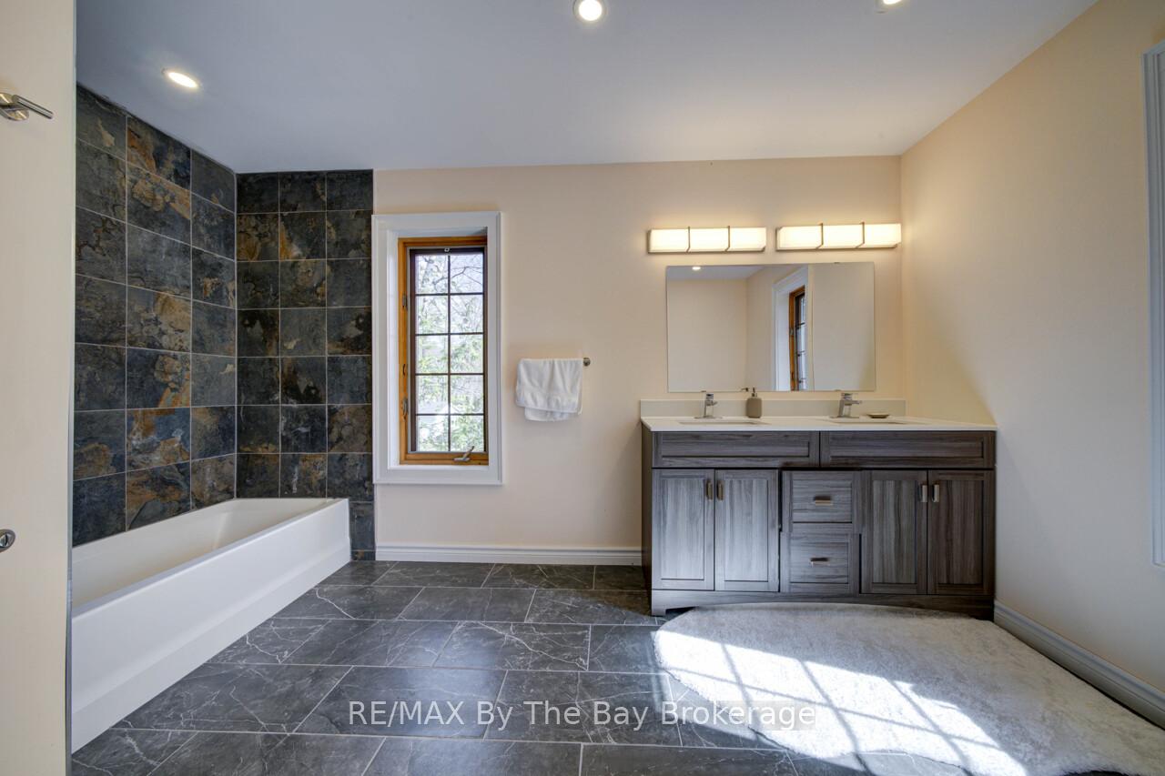 Photo 38 of 646 Oxbow Park Drive, Wasaga Beach — HOMEH