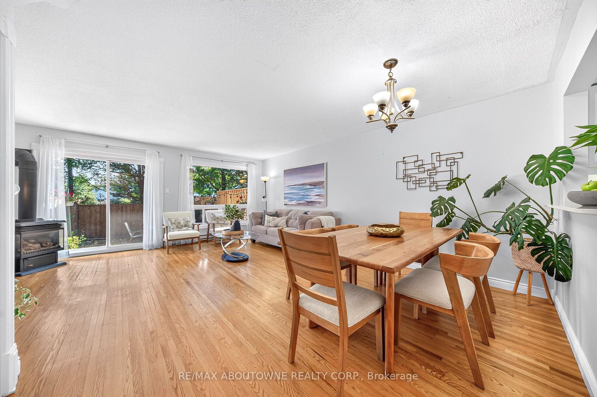 Photo 9 of Unit 9, 1517 Elm Road, Oakville, College Park — HOMEH