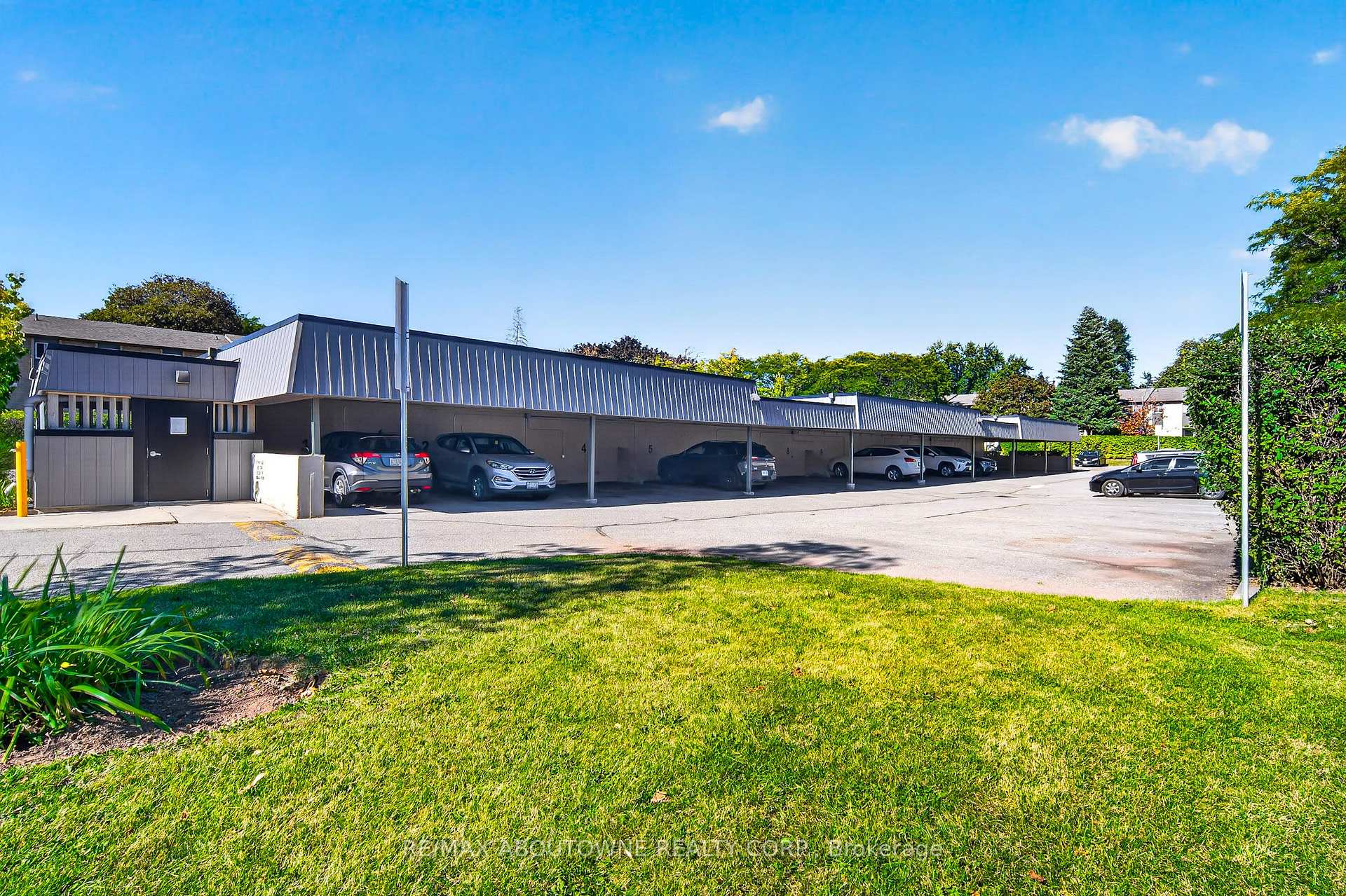 Photo 27 of Unit 9, 1517 Elm Road, Oakville, College Park — HOMEH