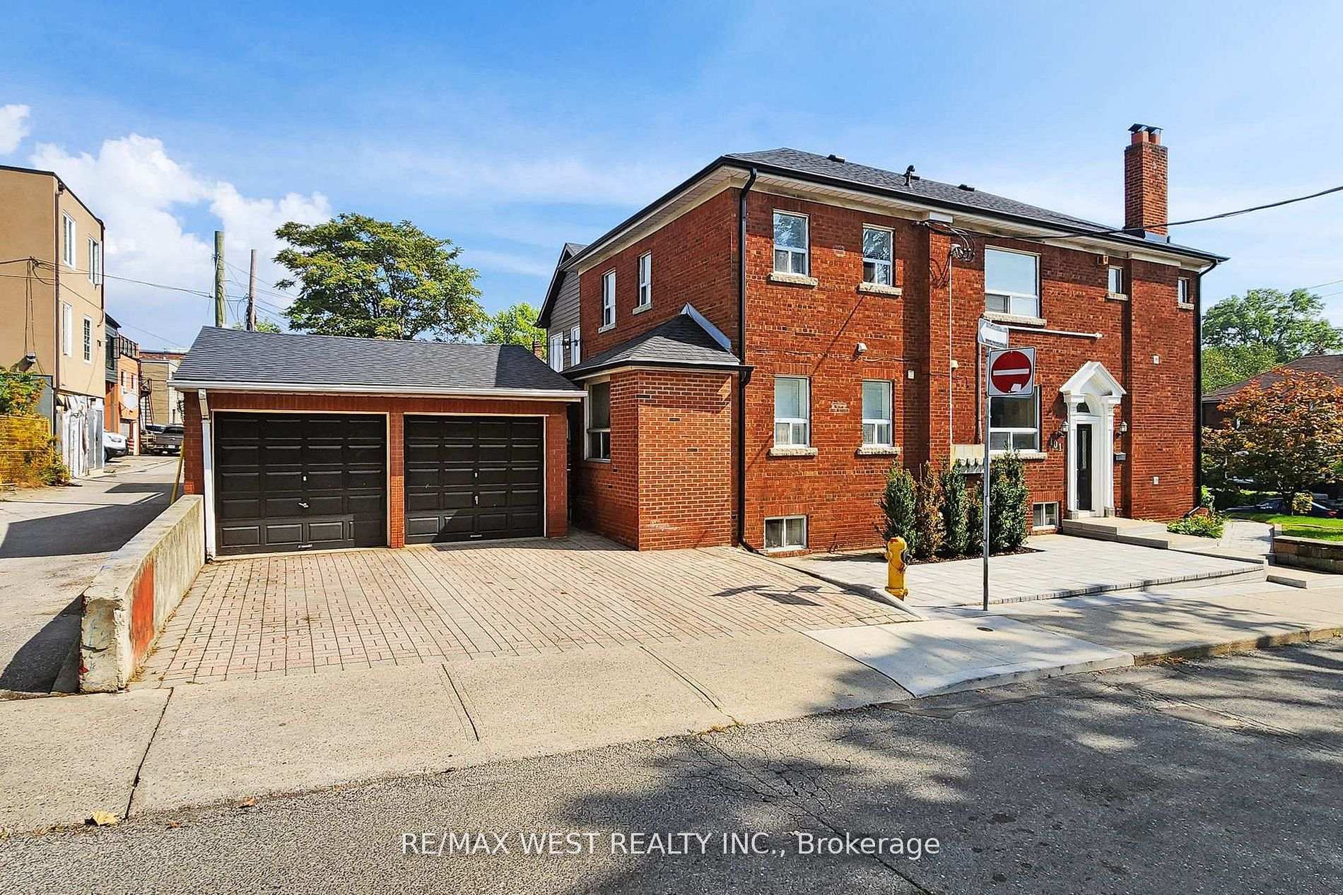 Photo 2 of 52 Heydon Park Road, Toronto, Little Portugal — HOMEH