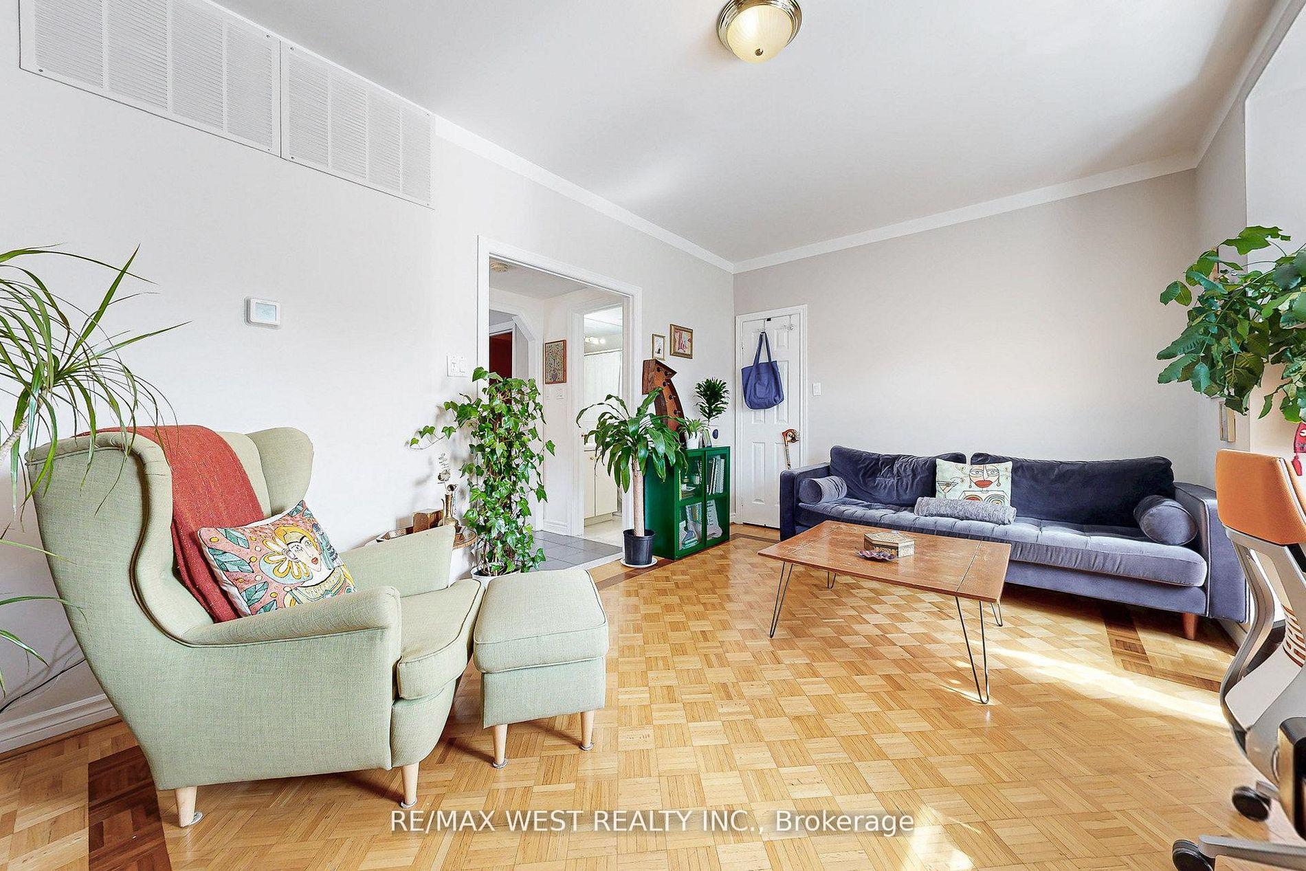 Photo 6 of 52 Heydon Park Road, Toronto, Little Portugal — HOMEH