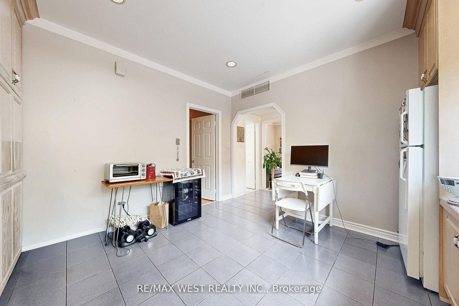 Photo 9 of 52 Heydon Park Road, Toronto, Little Portugal — HOMEH