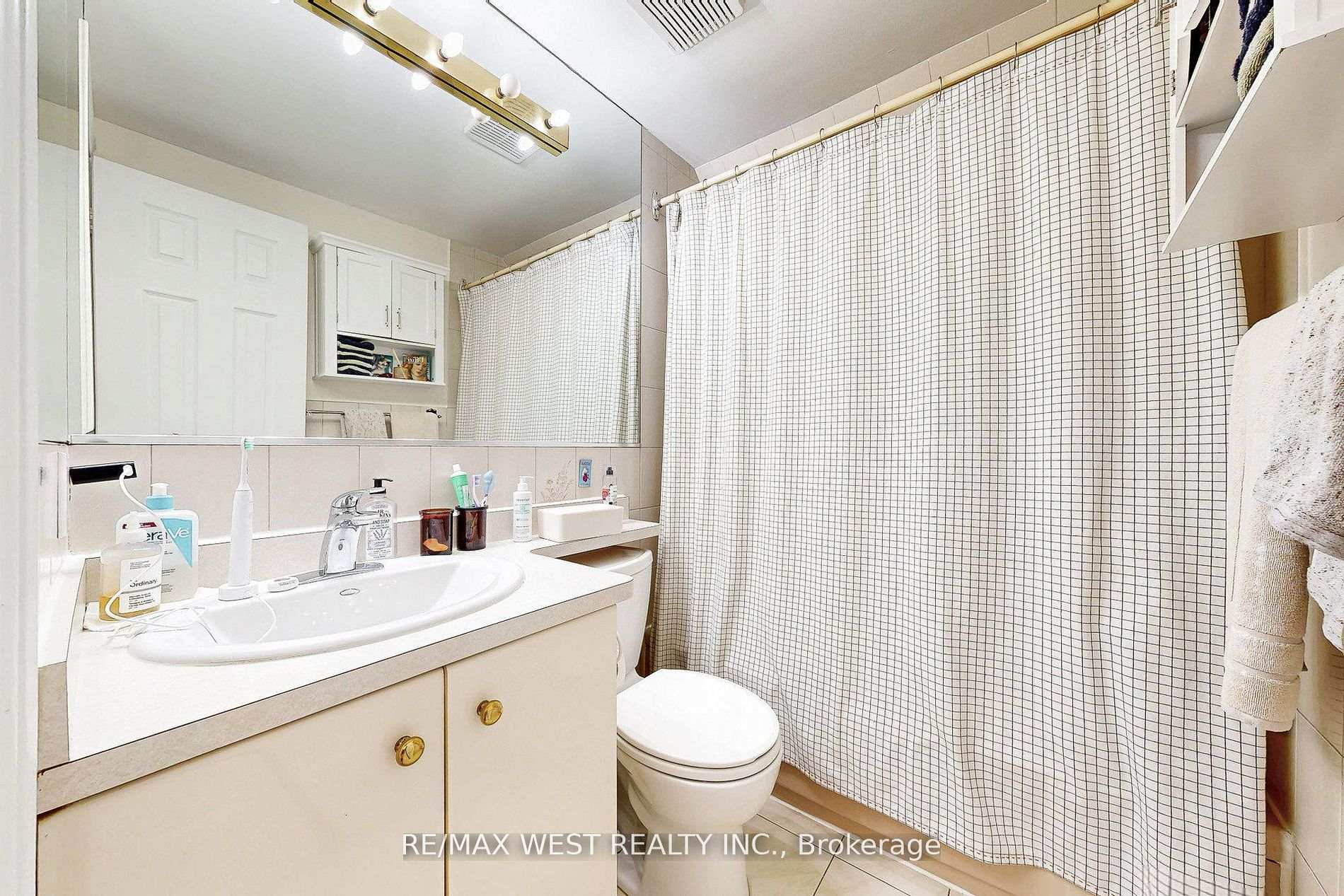 Photo 11 of 52 Heydon Park Road, Toronto, Little Portugal — HOMEH