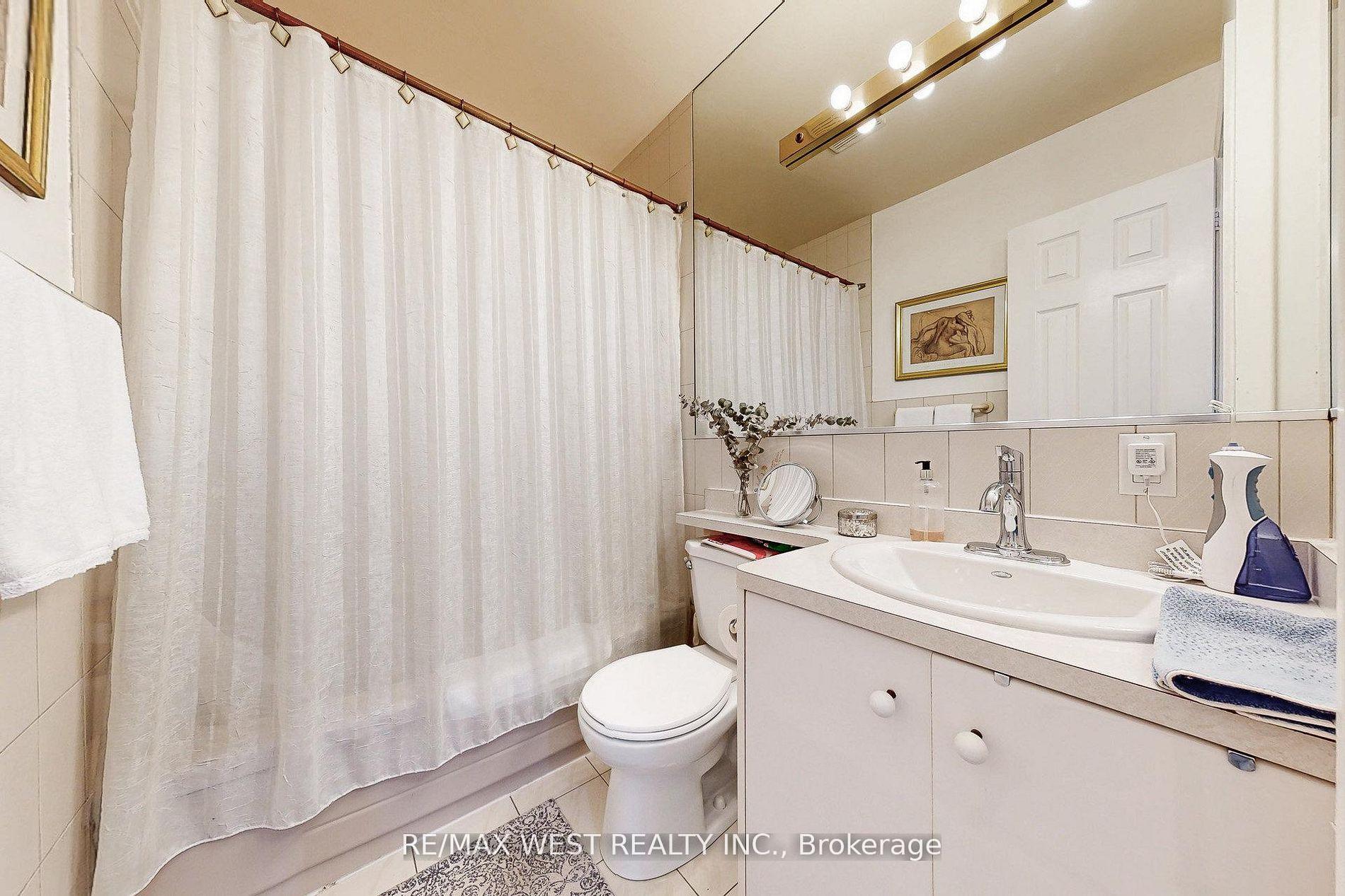 Photo 16 of 52 Heydon Park Road, Toronto, Little Portugal — HOMEH