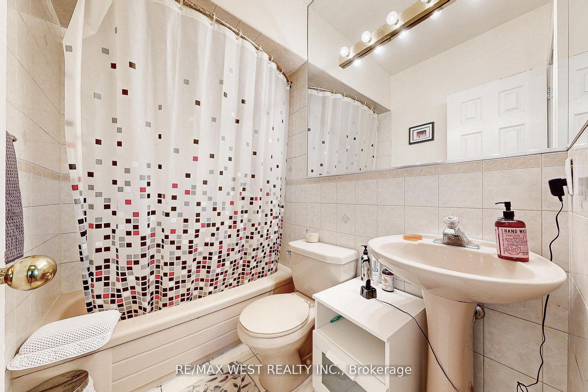 Photo 27 of 52 Heydon Park Road, Toronto, Little Portugal — HOMEH