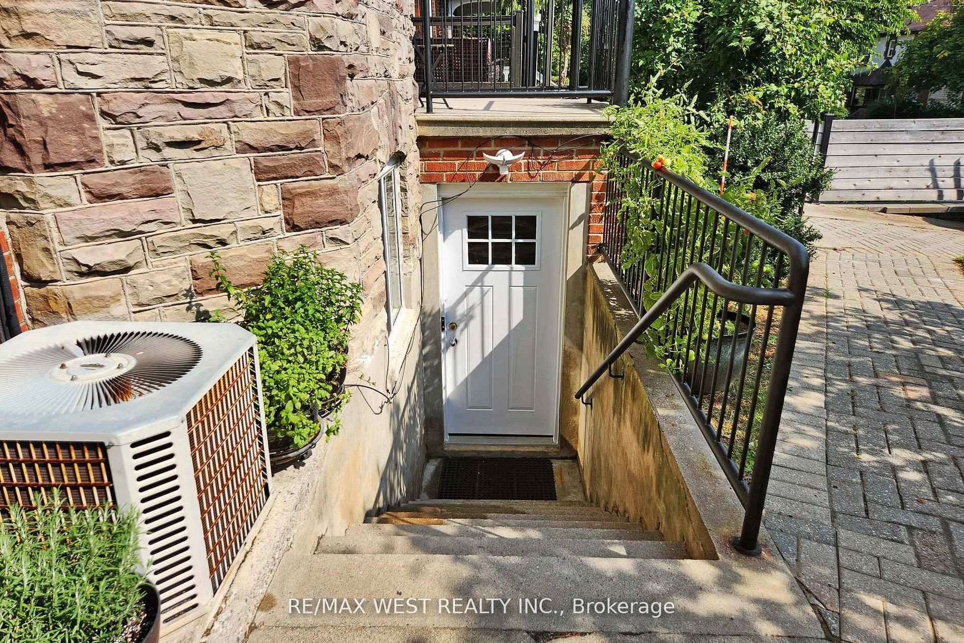 Photo 29 of 52 Heydon Park Road, Toronto, Little Portugal — HOMEH
