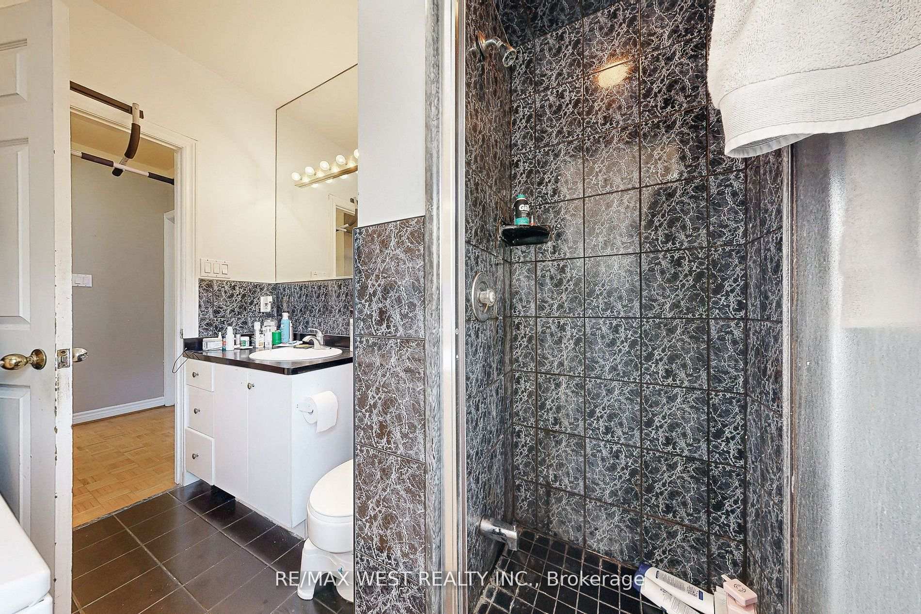 Photo 28 of 52 Heydon Park Road, Toronto, Little Portugal — HOMEH