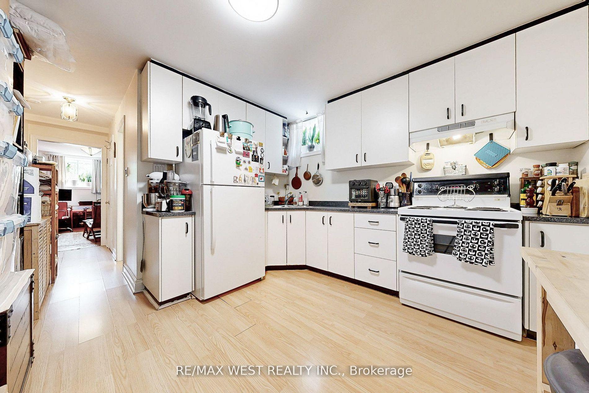 Photo 34 of 52 Heydon Park Road, Toronto, Little Portugal — HOMEH