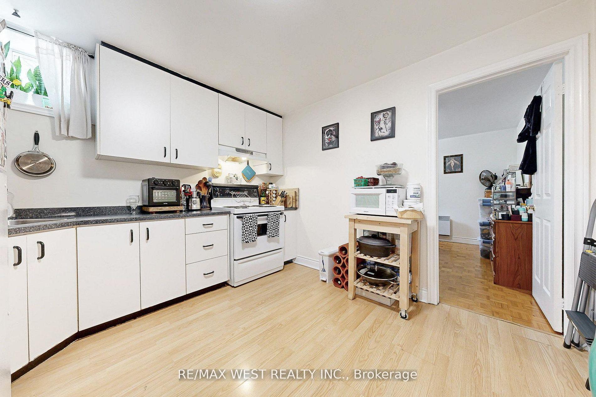Photo 35 of 52 Heydon Park Road, Toronto, Little Portugal — HOMEH