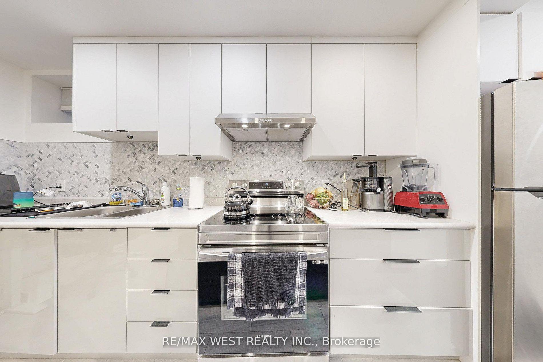 Photo 40 of 52 Heydon Park Road, Toronto, Little Portugal — HOMEH