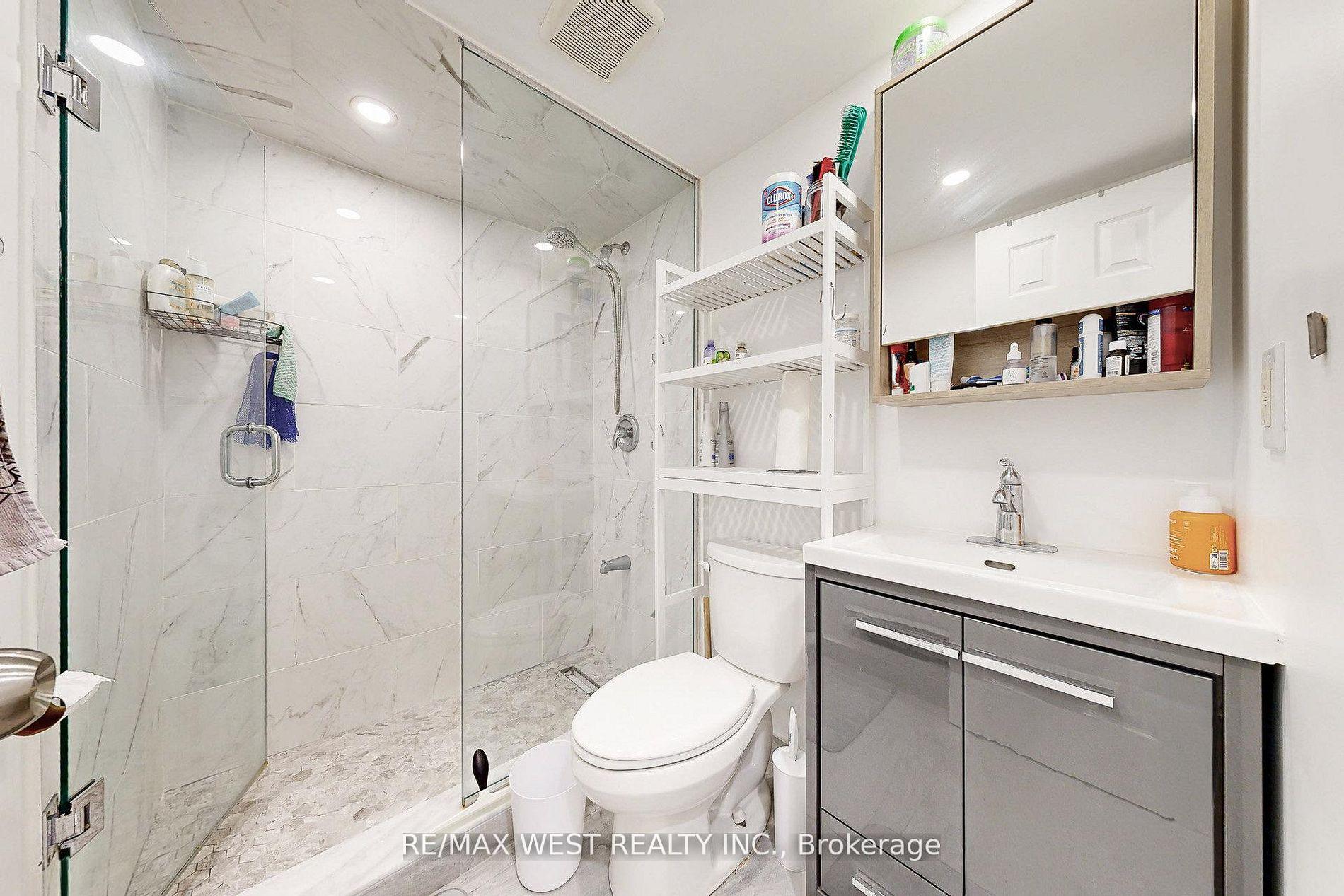 Photo 44 of 52 Heydon Park Road, Toronto, Little Portugal — HOMEH
