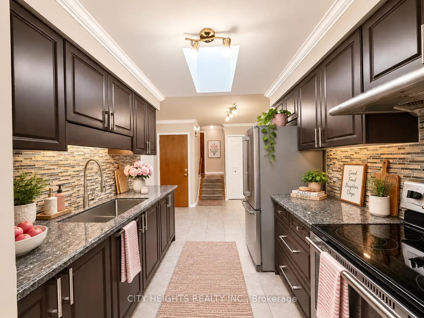 Photo 14 of Unit UPPER LEVEL, 1487 Jalna Boulevard, London, South X — HOMEH