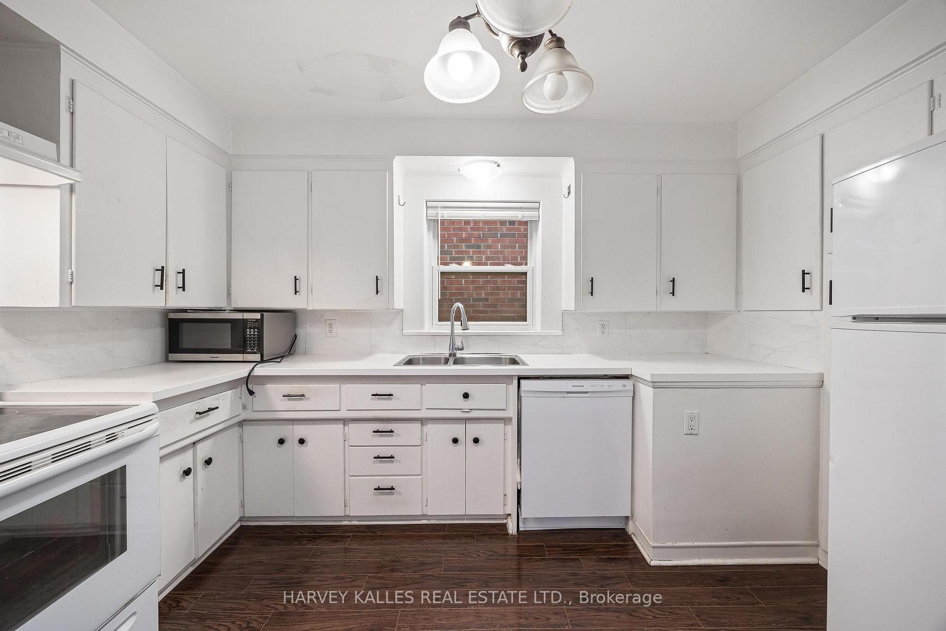 Photo 8 of Unit Main, 128 Bogert Avenue, North York, Lansing-Westgate — HOMEH
