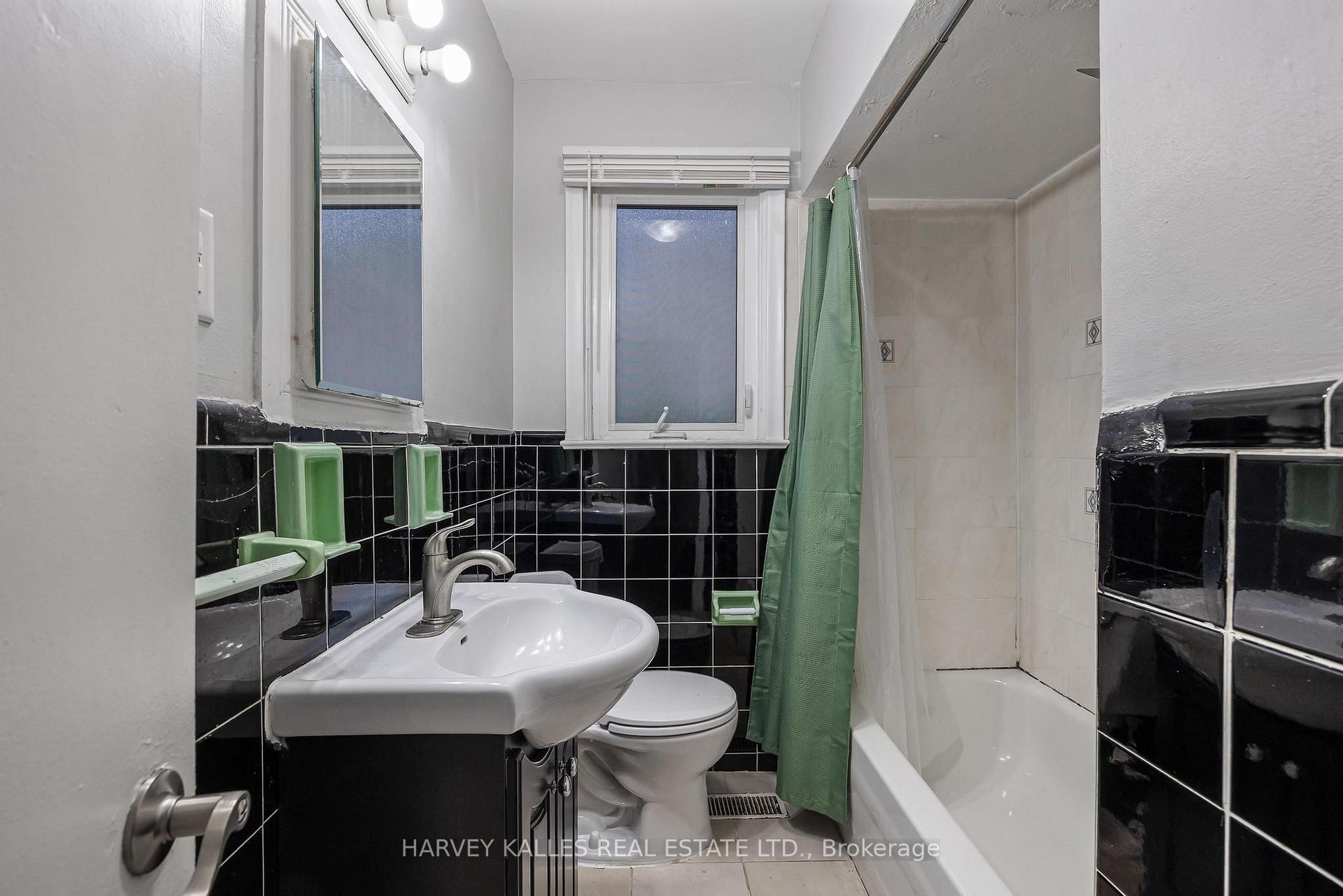 Photo 10 of Unit Main, 128 Bogert Avenue, North York, Lansing-Westgate — HOMEH