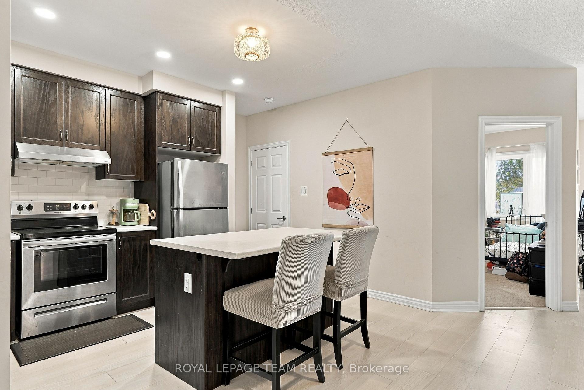 Photo 9 of 807 Nautilus Private, Ottawa, Kanata - Emerald Meadows/Trailwest — HOMEH