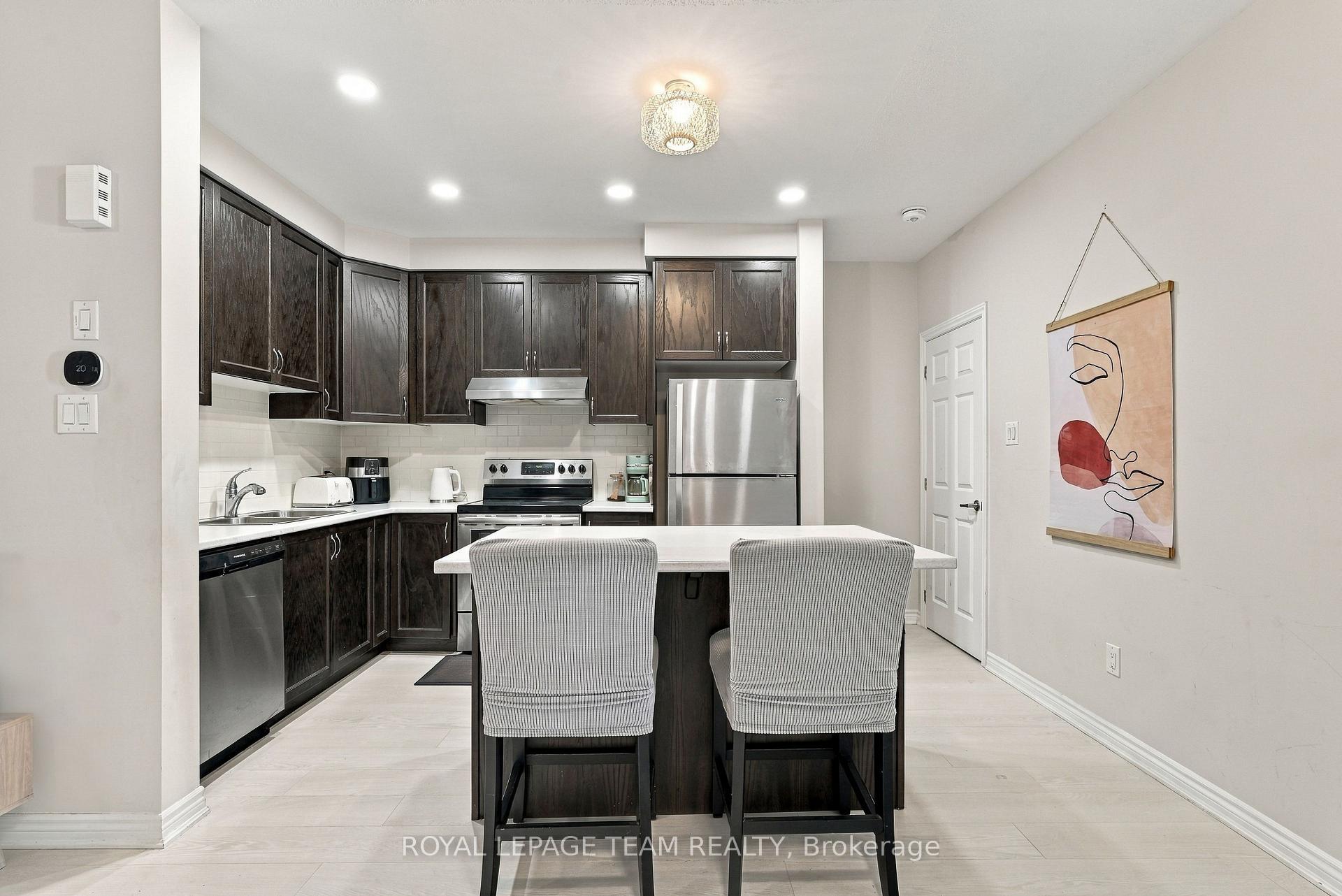 Photo 10 of 807 Nautilus Private, Ottawa, Kanata - Emerald Meadows/Trailwest — HOMEH