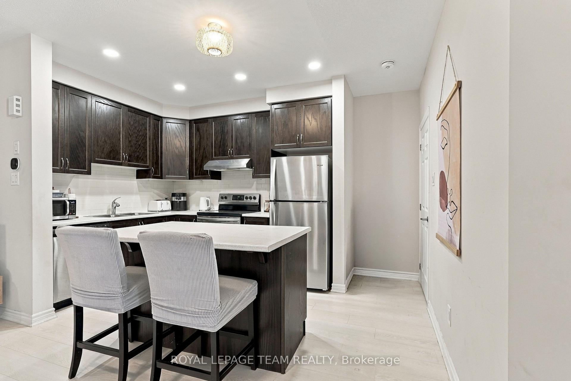Photo 11 of 807 Nautilus Private, Ottawa, Kanata - Emerald Meadows/Trailwest — HOMEH