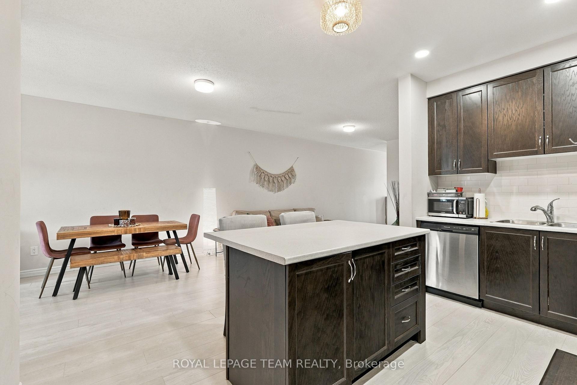 Photo 15 of 807 Nautilus Private, Ottawa, Kanata - Emerald Meadows/Trailwest — HOMEH