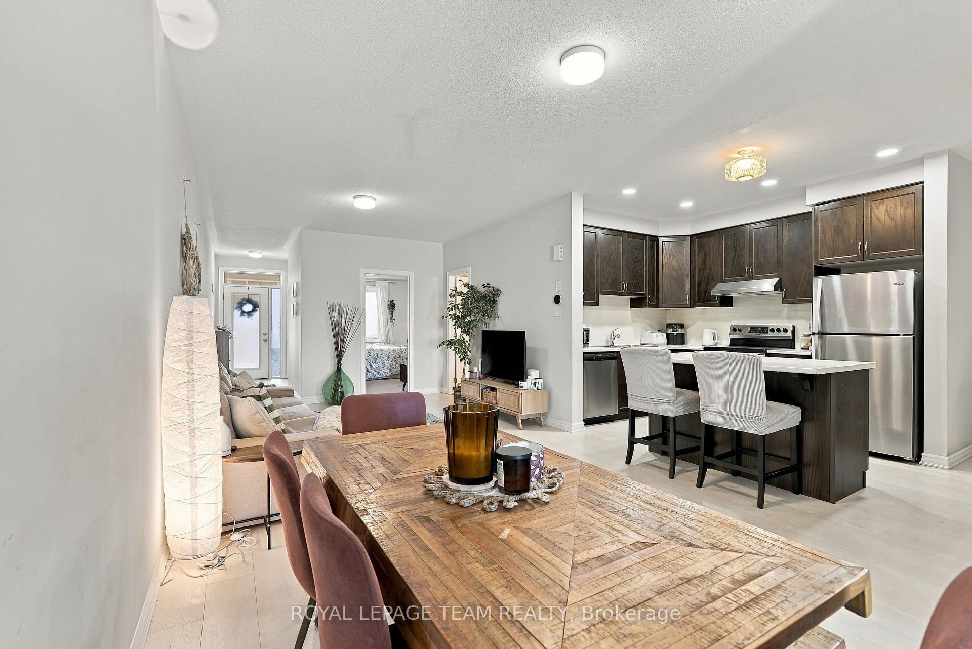 Photo 18 of 807 Nautilus Private, Ottawa, Kanata - Emerald Meadows/Trailwest — HOMEH