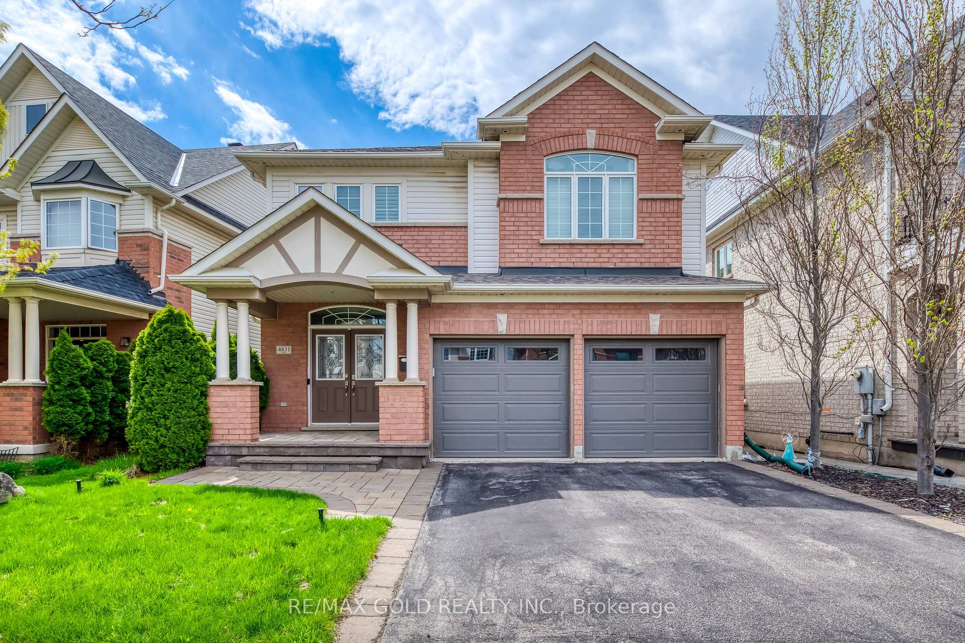 Photo 2 of 4831 Columbus Drive, Burlington, Alton — HOMEH