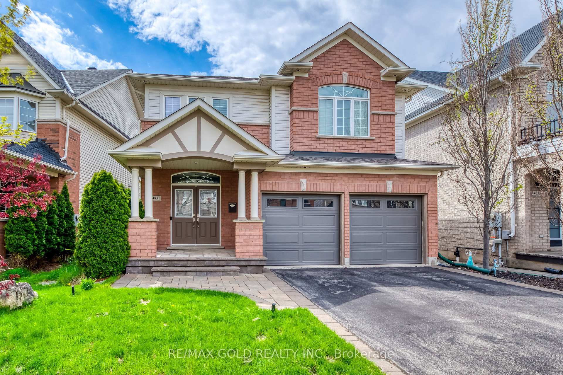 Photo 3 of 4831 Columbus Drive, Burlington, Alton — HOMEH