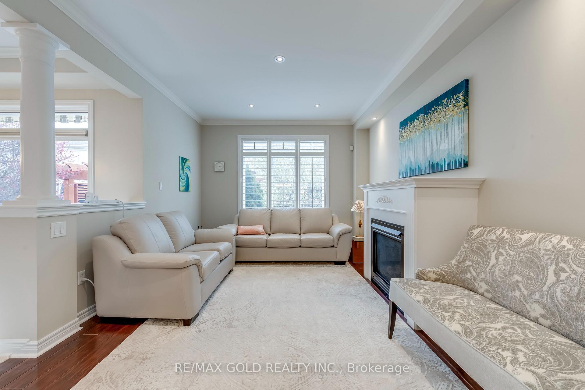 Photo 11 of 4831 Columbus Drive, Burlington, Alton — HOMEH