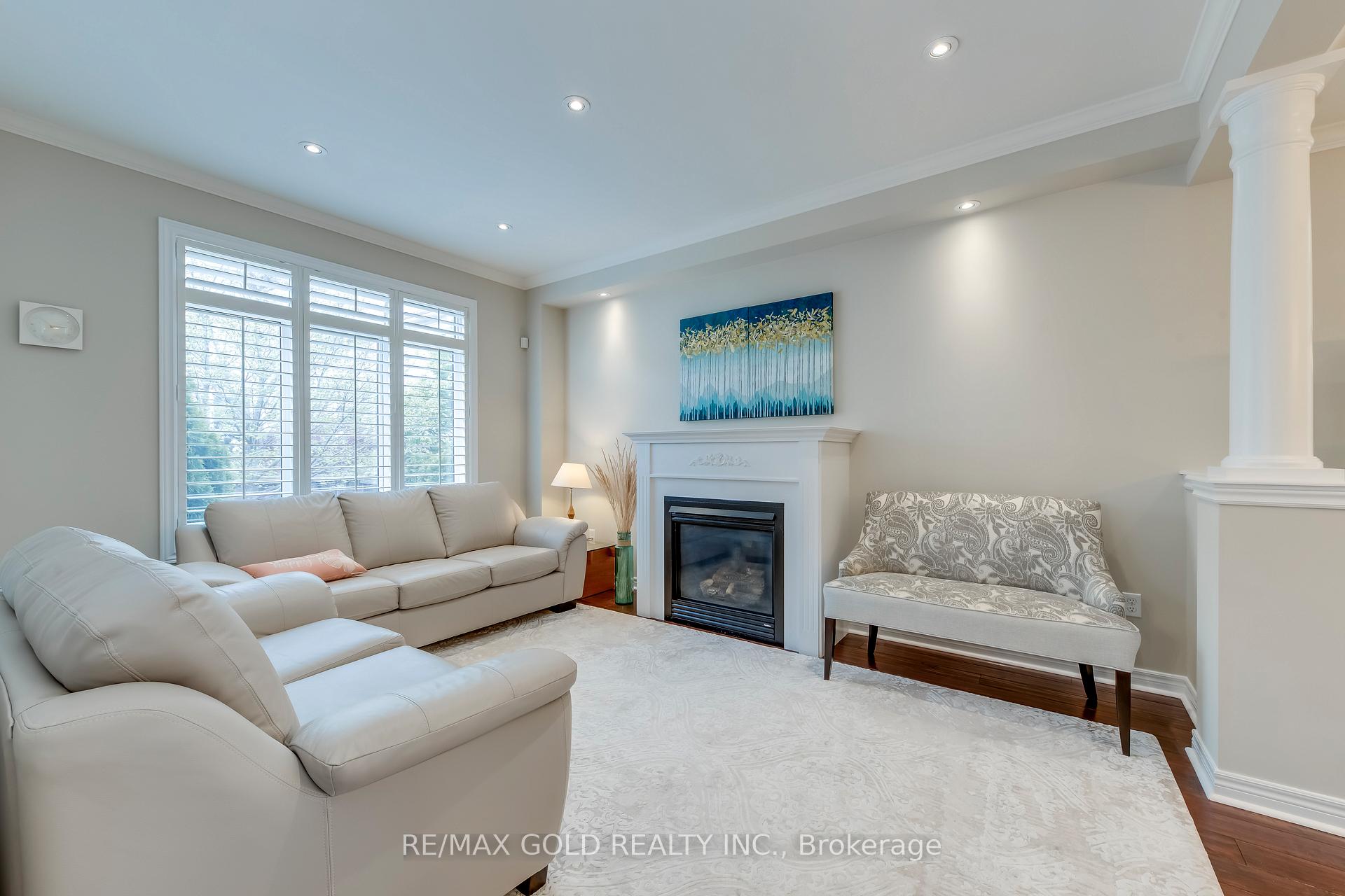 Photo 13 of 4831 Columbus Drive, Burlington, Alton — HOMEH